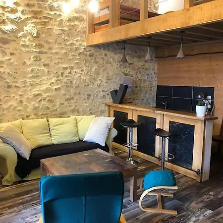 Maison A Treffort, Ain 펜션